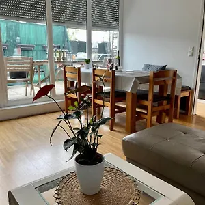  Appartement Dachgeschosswohnung Mit Kostenlosem Parkplatz Und Internet!
