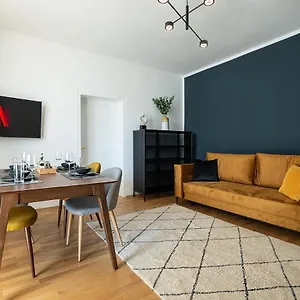 Apartment Bright Stylish With A Huge Terrace In A Location, Wien